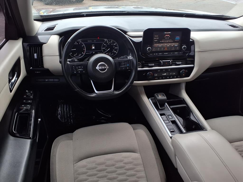 2022 Nissan Pathfinder SV