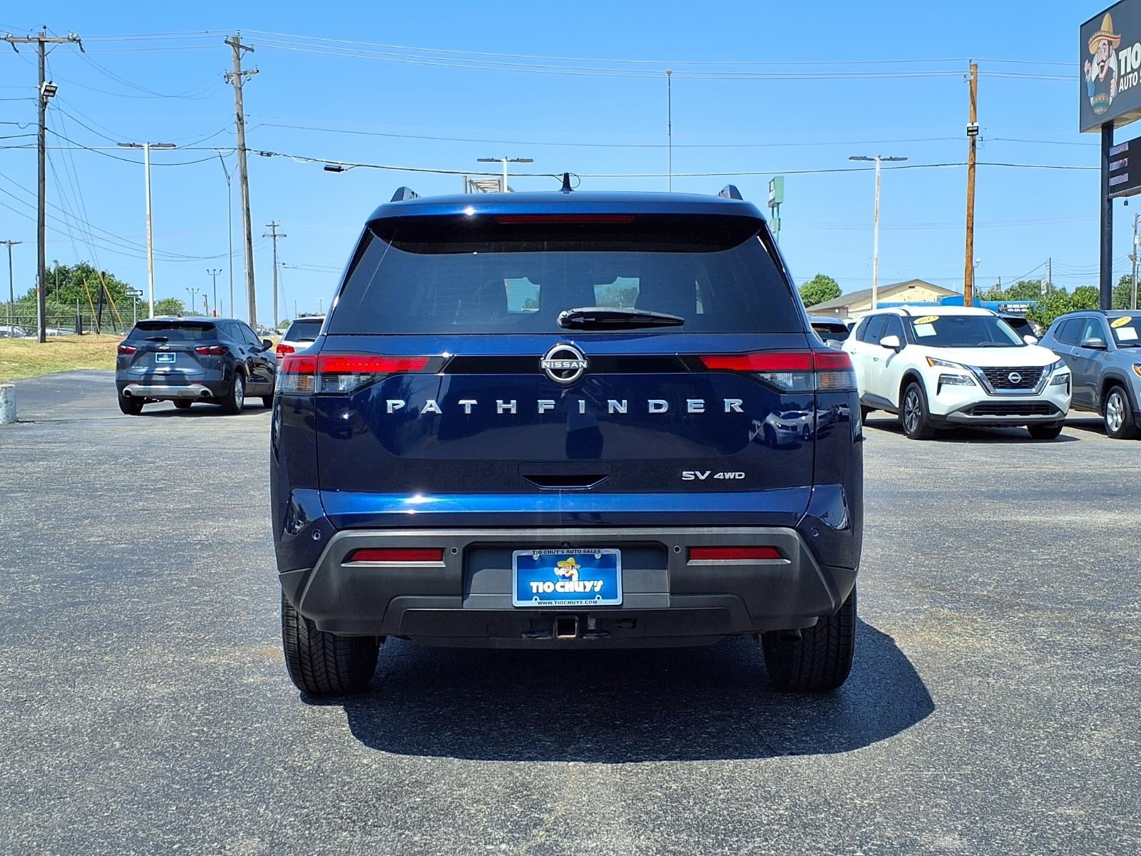2023 Nissan Pathfinder SV