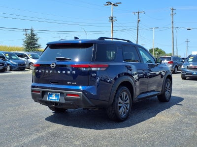 2023 Nissan Pathfinder SV