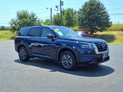 2023 Nissan Pathfinder SV