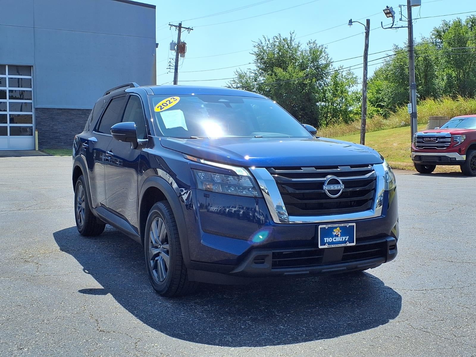 2023 Nissan Pathfinder SV