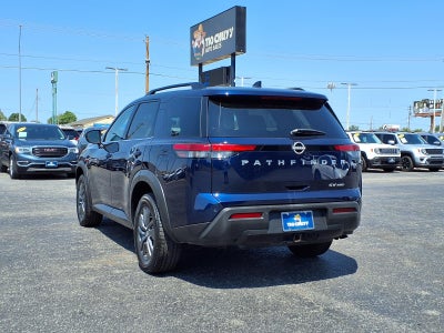 2023 Nissan Pathfinder SV