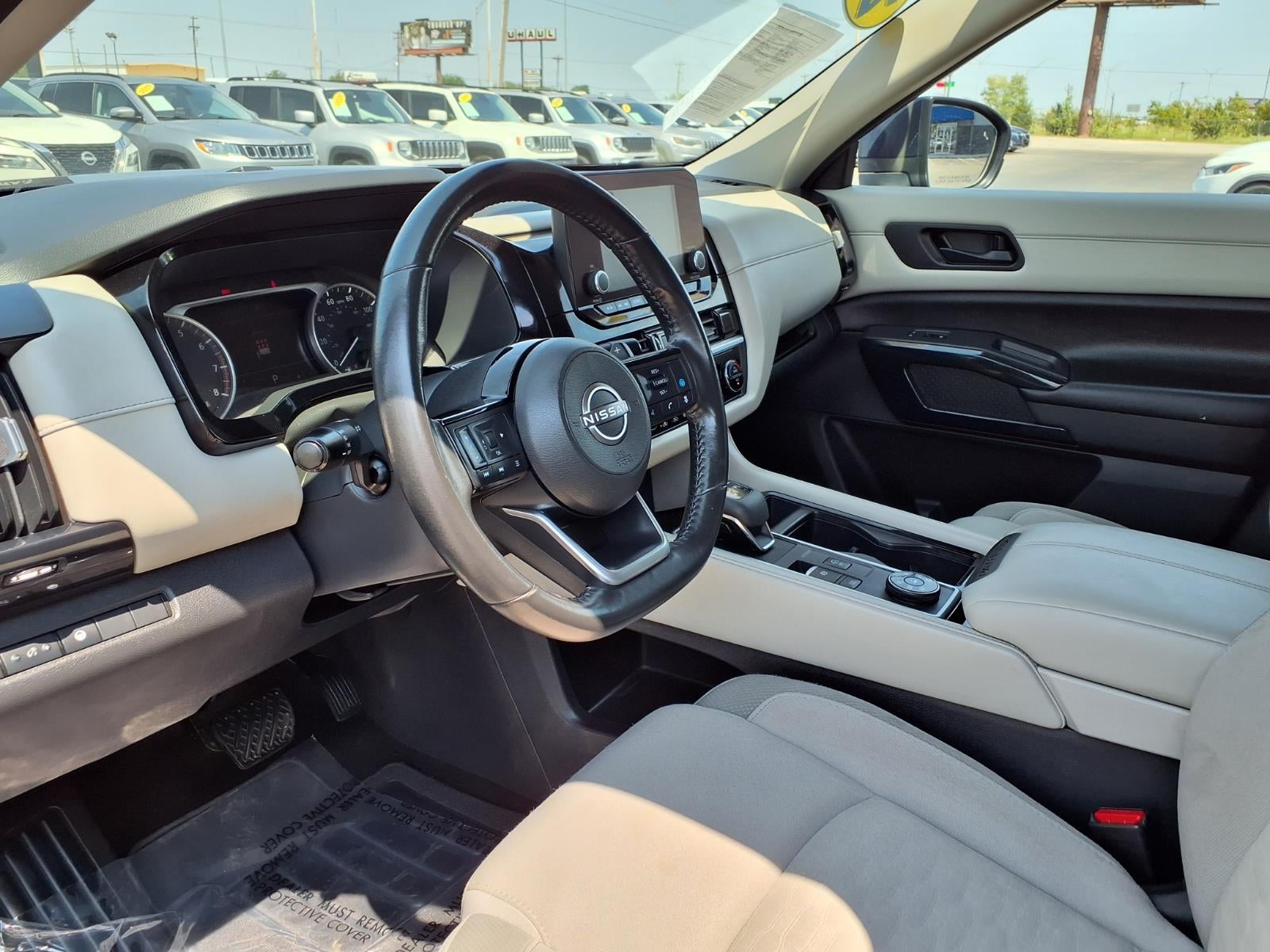 2023 Nissan Pathfinder SV