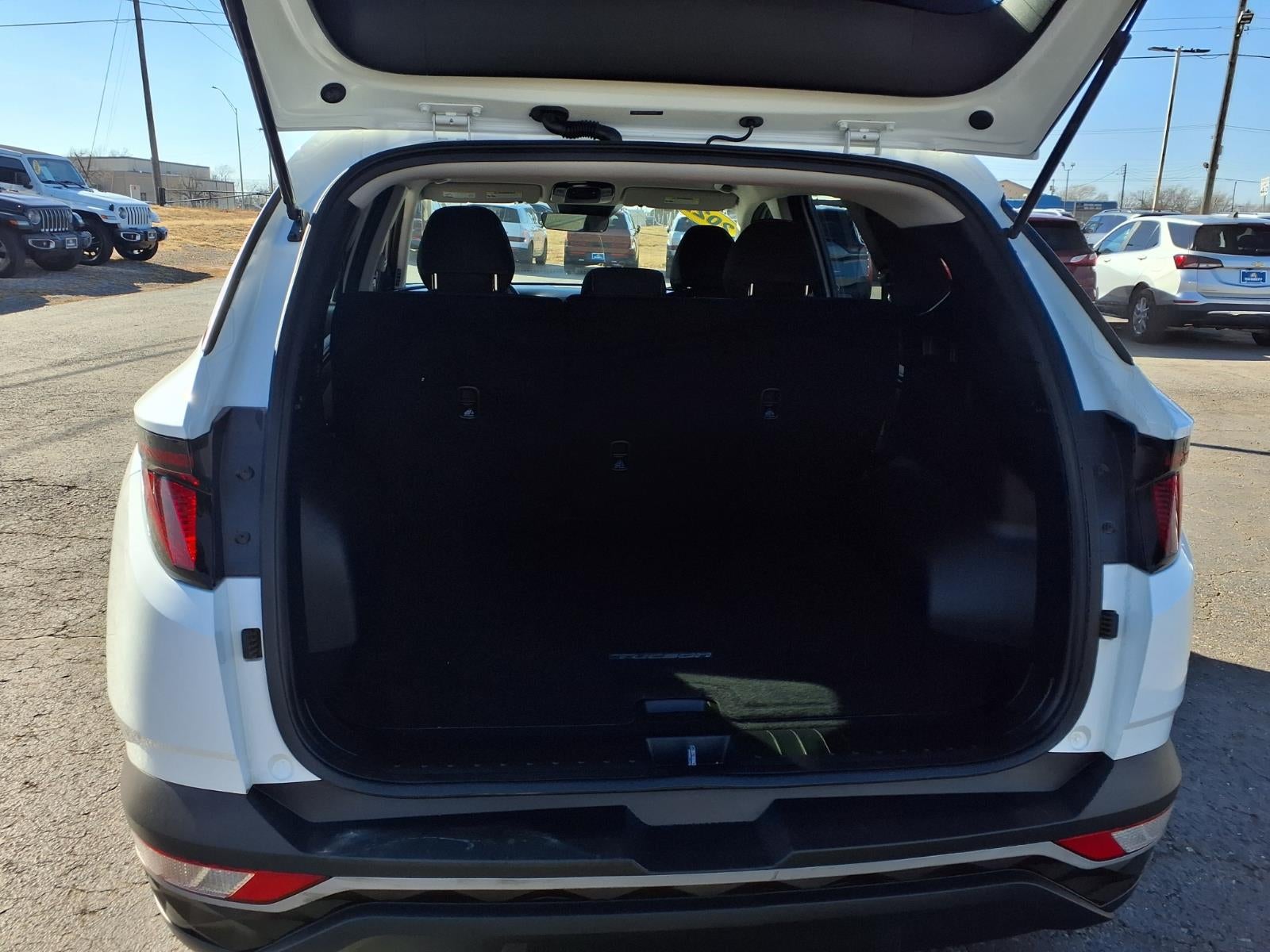 2022 Hyundai TUCSON SE