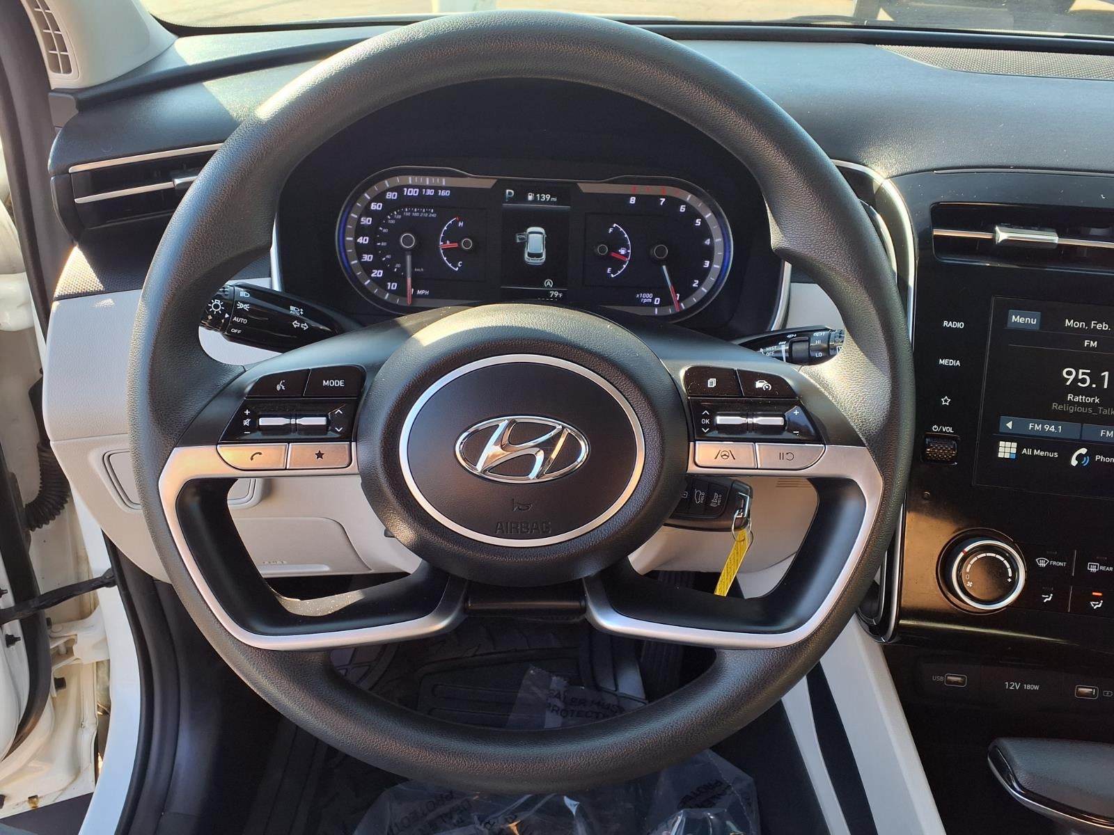 2022 Hyundai TUCSON SE