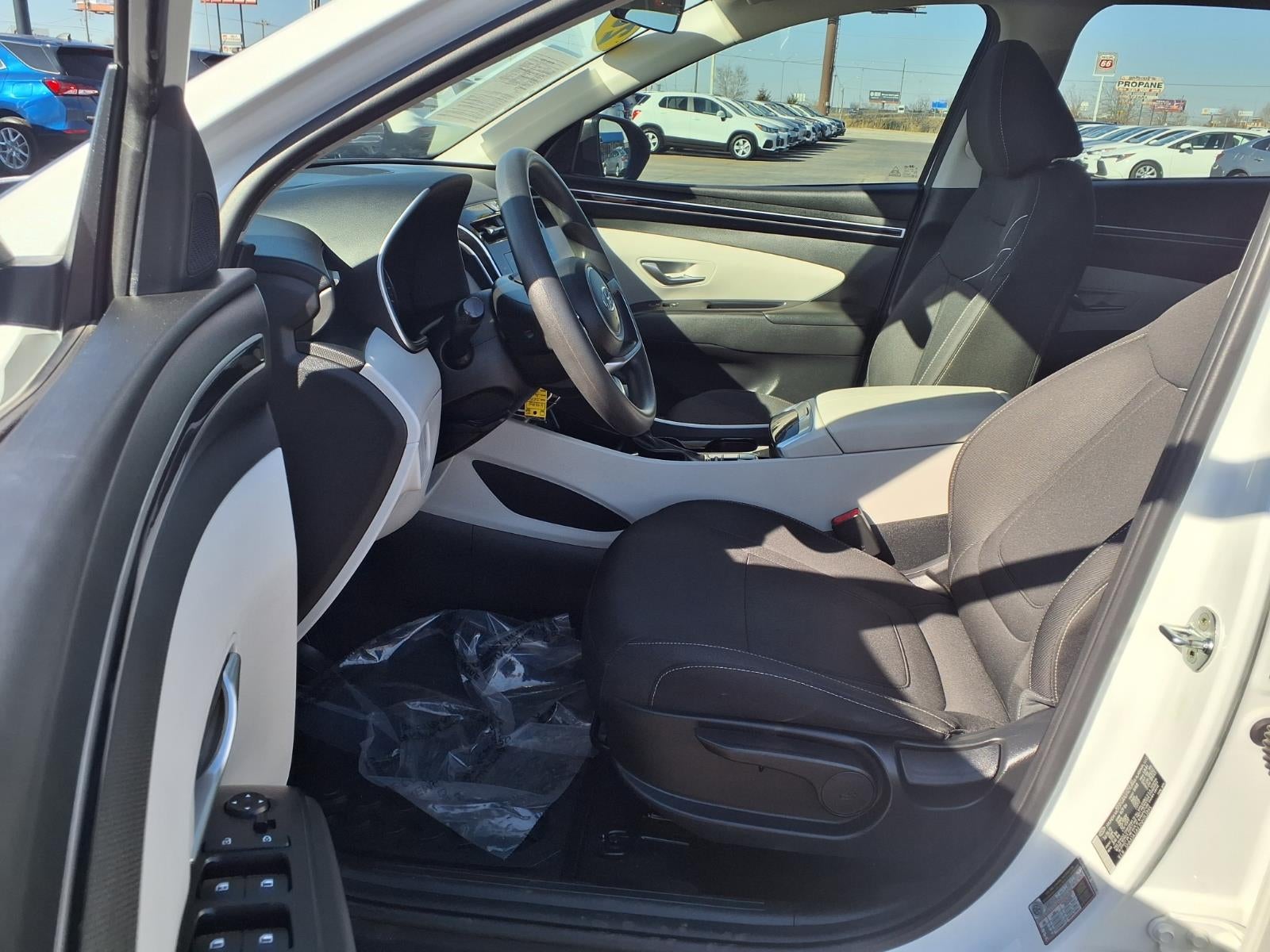 2022 Hyundai TUCSON SE