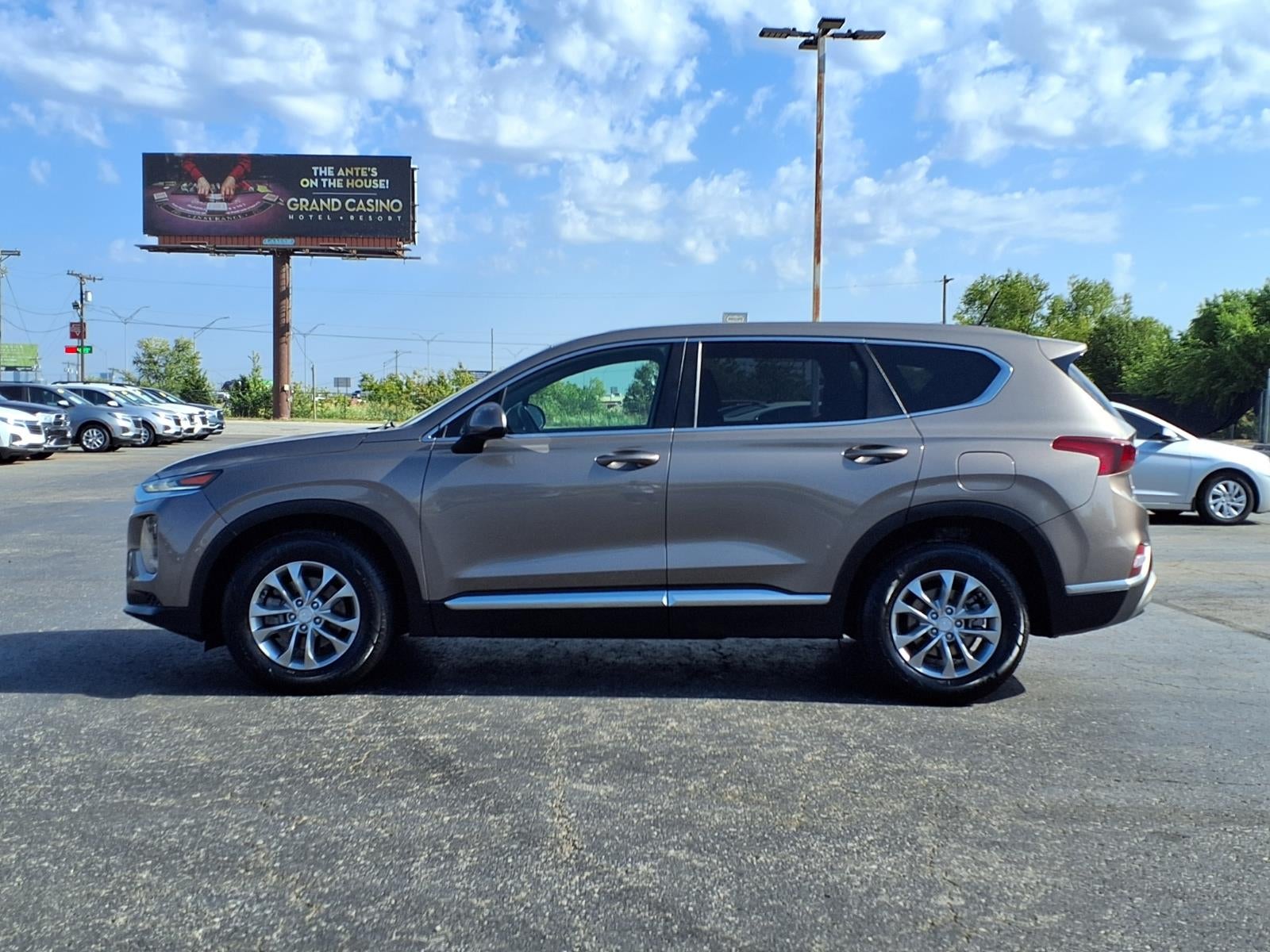2019 Hyundai SANTA FE SE