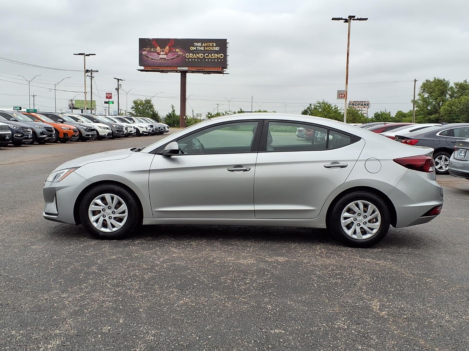 2020 Hyundai ELANTRA SE