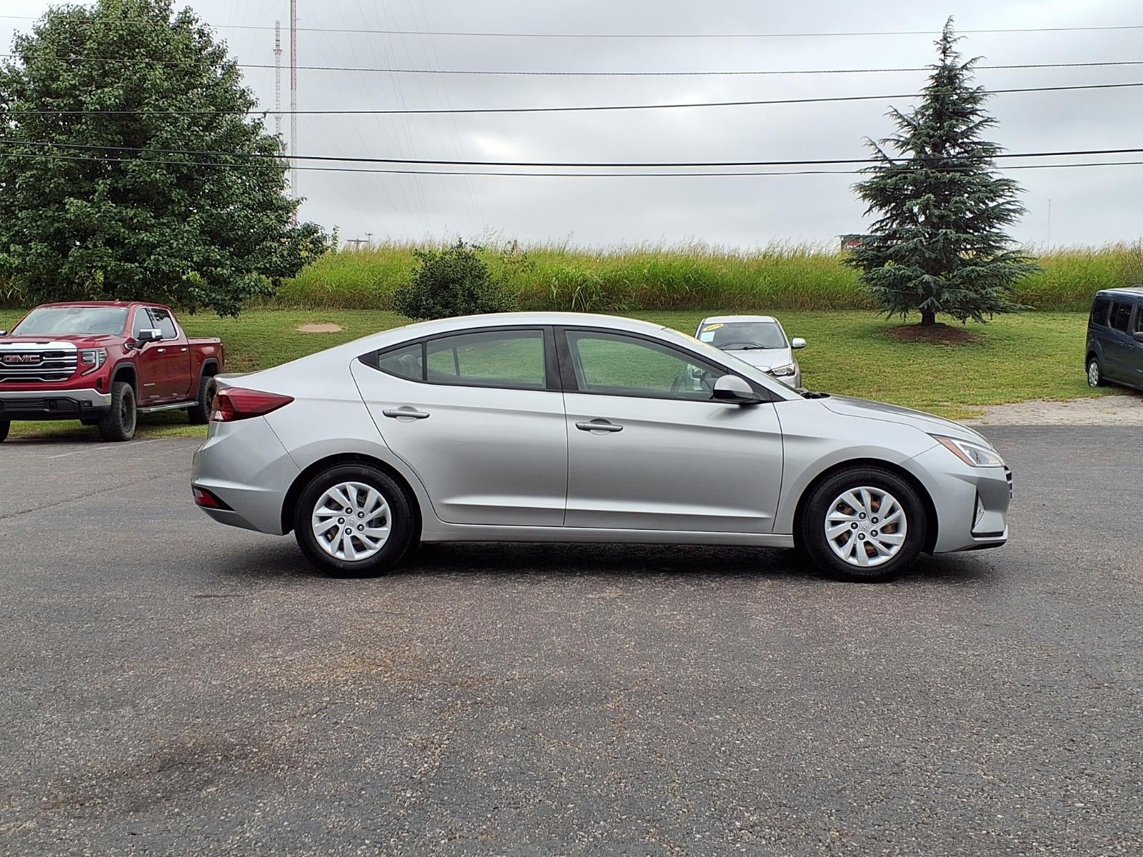 2020 Hyundai ELANTRA SE