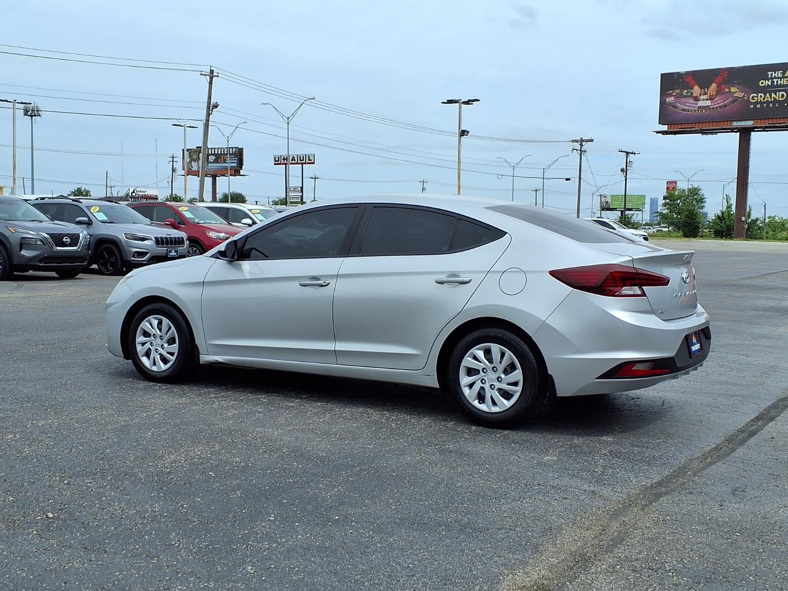 2020 Hyundai ELANTRA SE