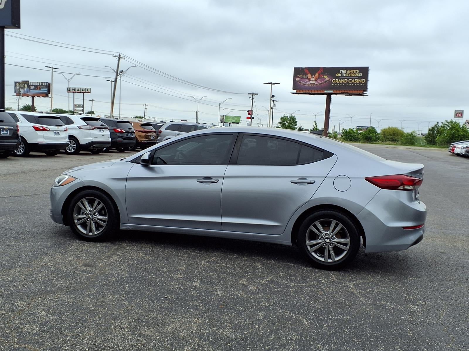 2017 Hyundai ELANTRA SE