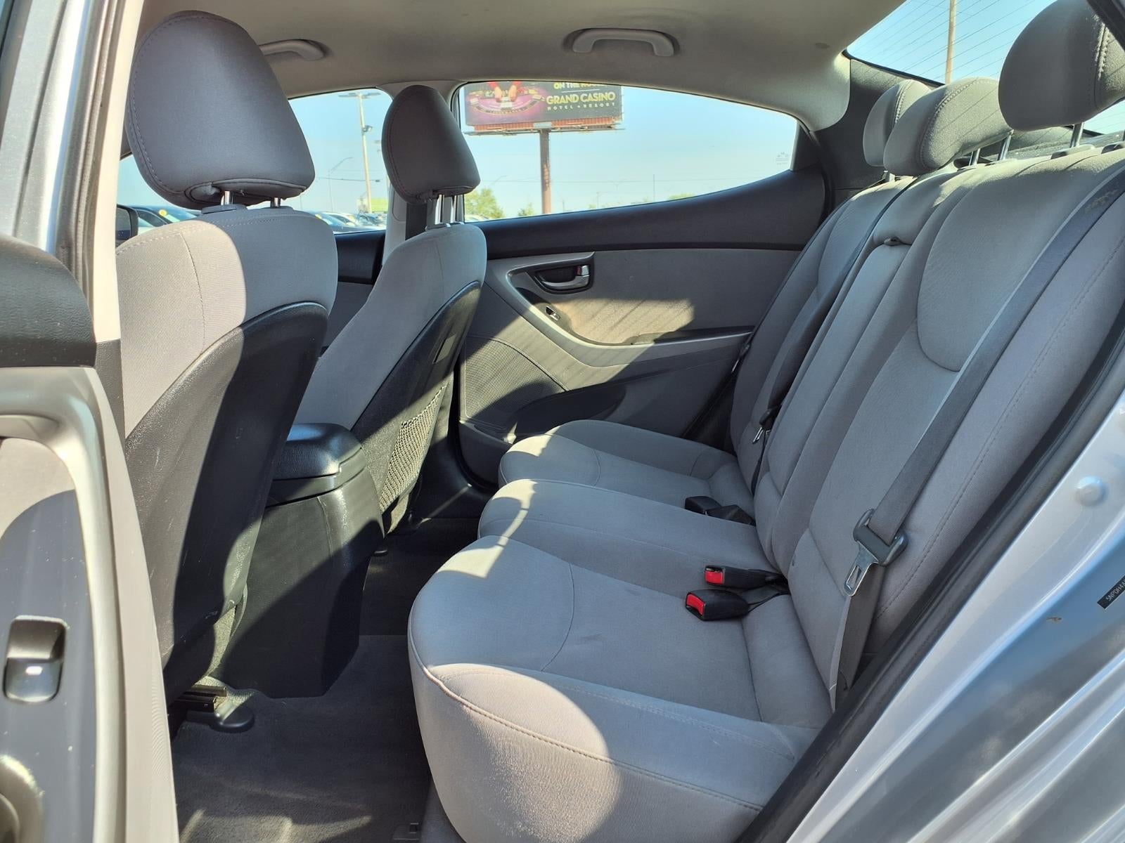 2015 Hyundai ELANTRA SE
