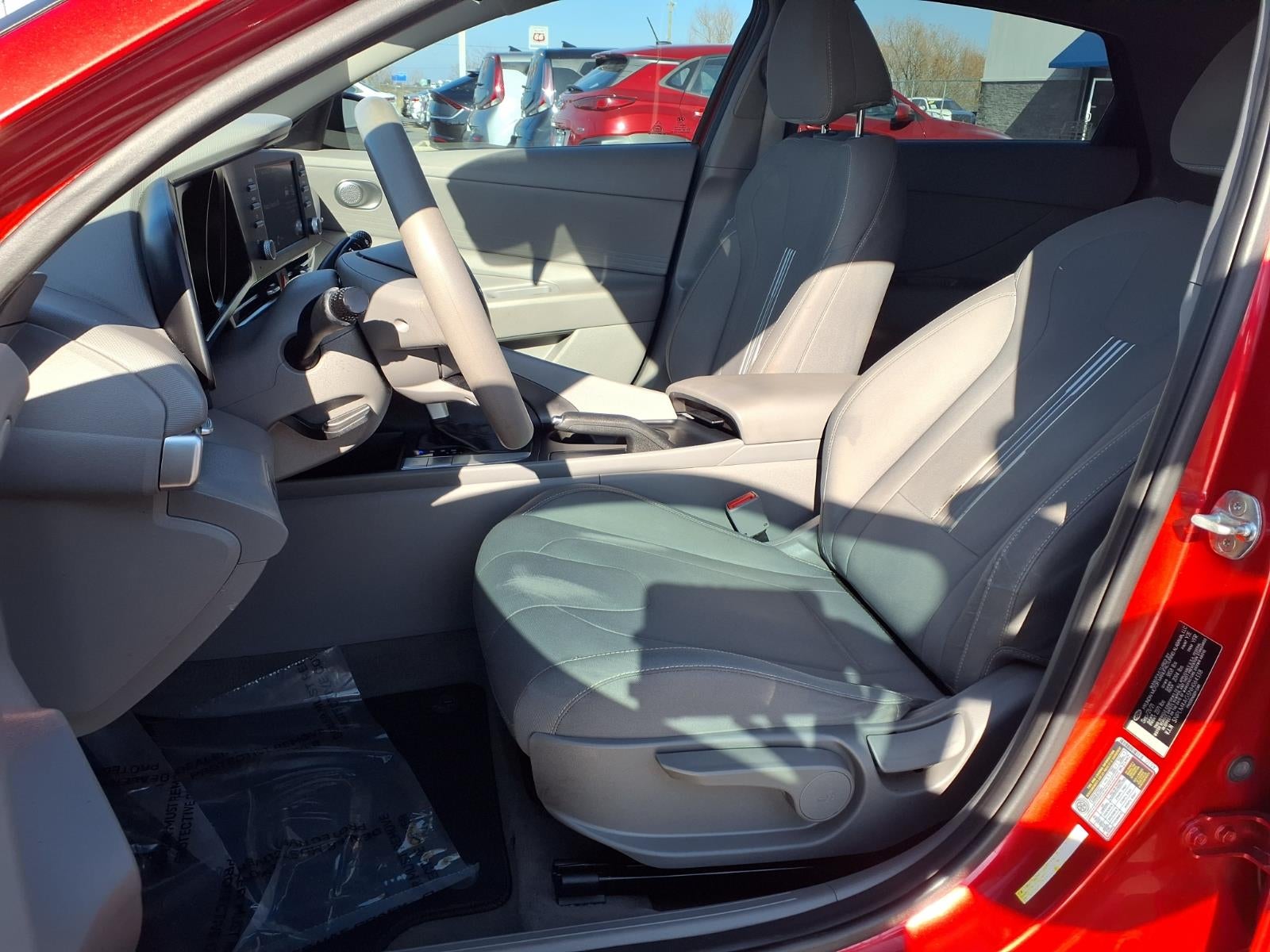 2022 Hyundai ELANTRA SEL