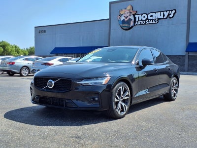 2023 Volvo S60 B5 Plus Dark Theme
