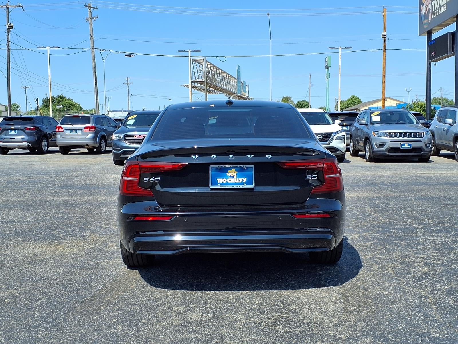 2023 Volvo S60 B5 Plus Dark Theme