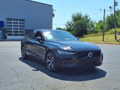 2023 Volvo S60 B5 Plus Dark Theme