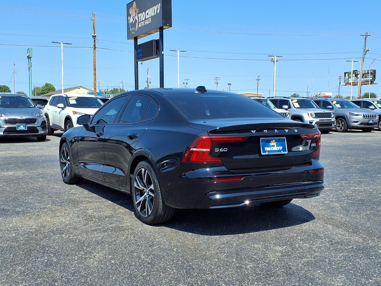 2023 Volvo S60 B5 Plus Dark Theme