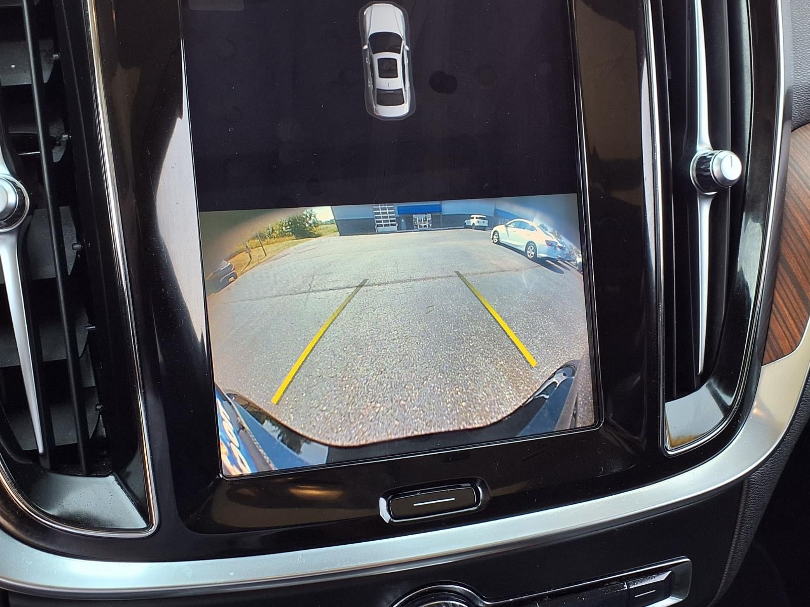 2023 Volvo S60 B5 Plus Dark Theme