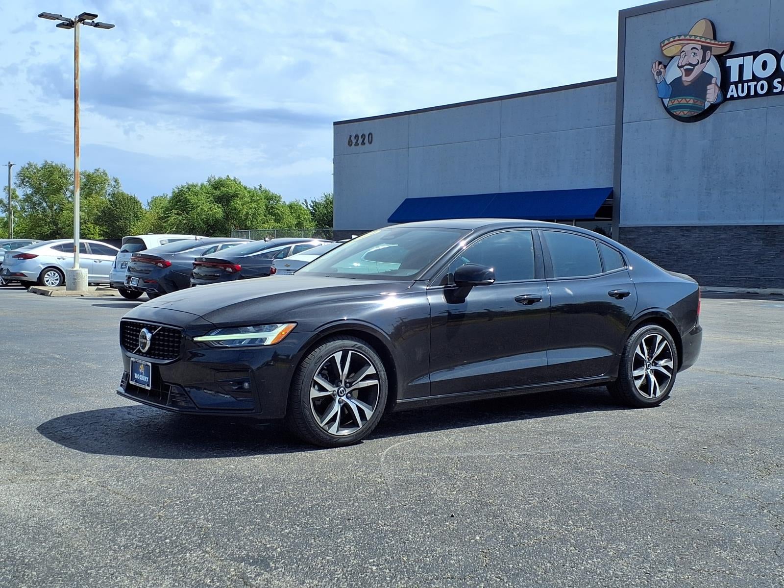 2024 Volvo S60 B5 Plus Dark Theme