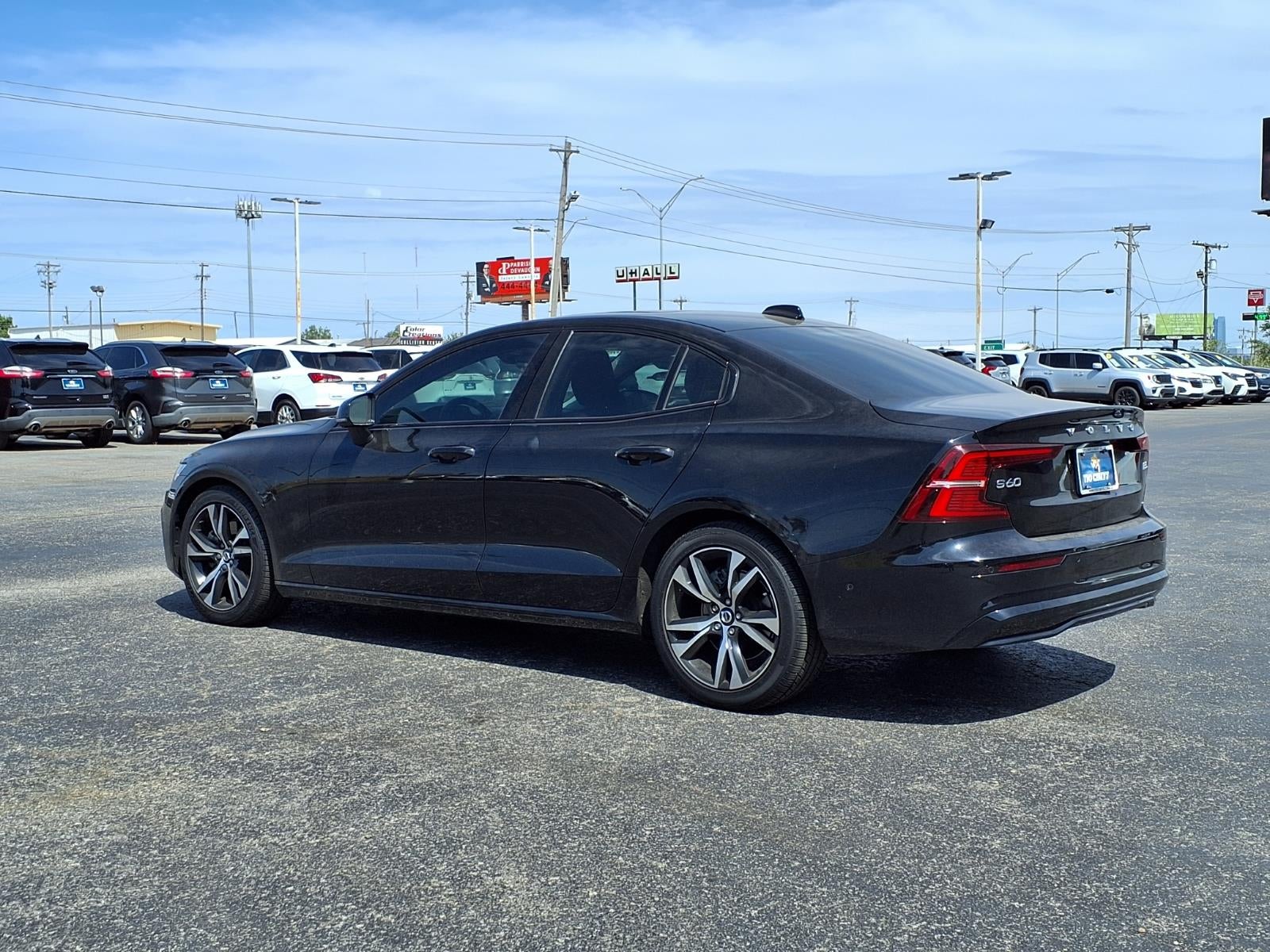 2024 Volvo S60 B5 Plus Dark Theme