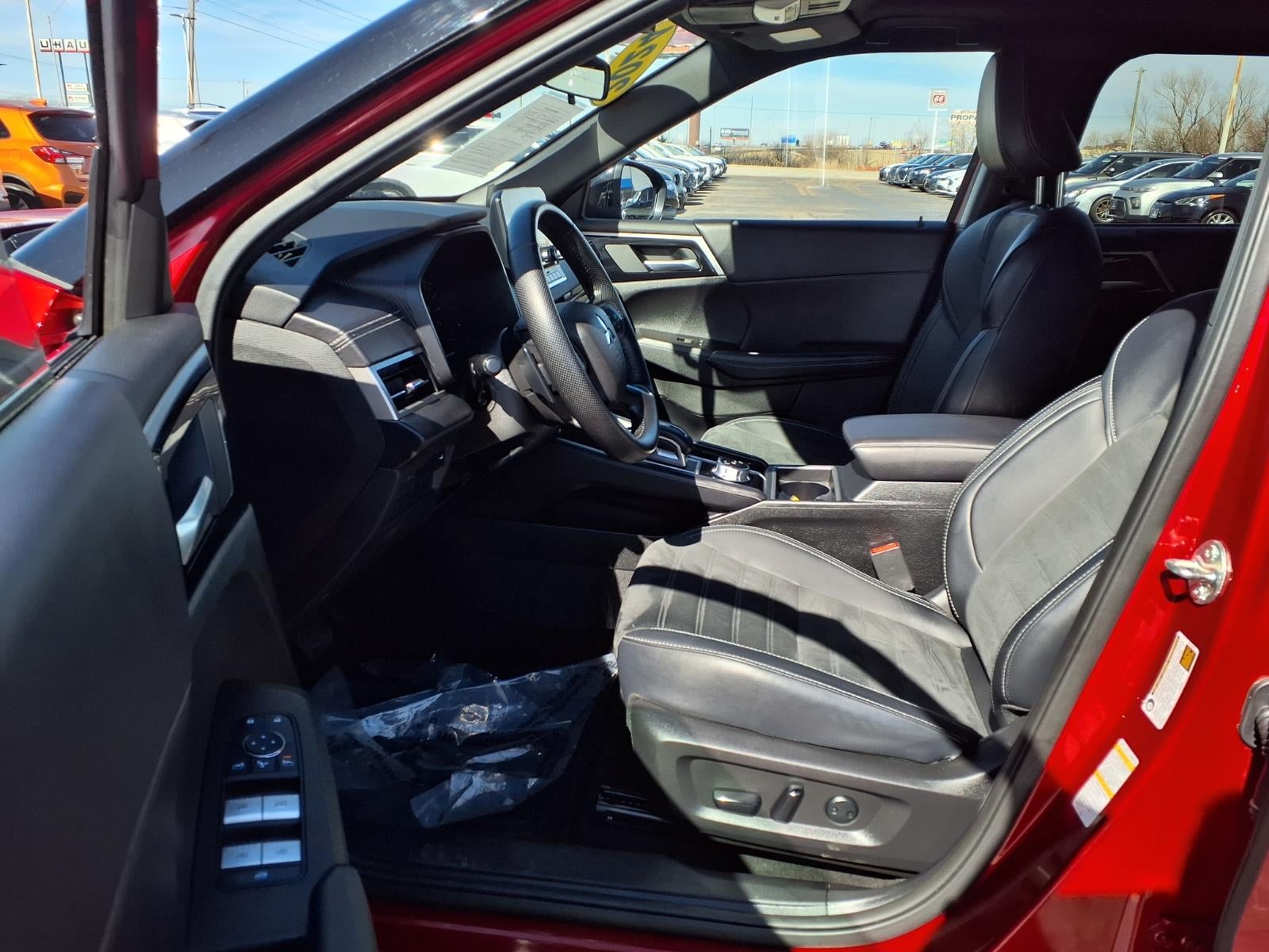 2024 Mitsubishi Outlander SE