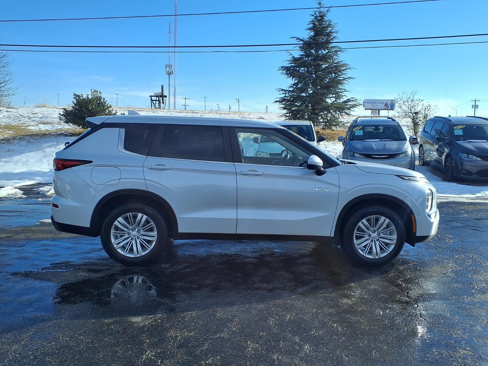 2023 Mitsubishi Outlander PHEV ES