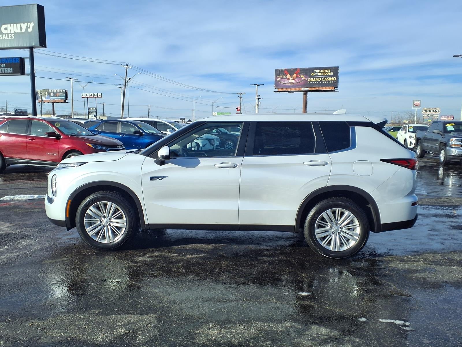 2023 Mitsubishi Outlander PHEV ES