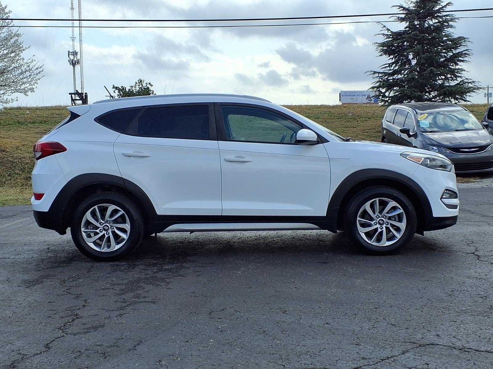 2017 Hyundai TUCSON SE
