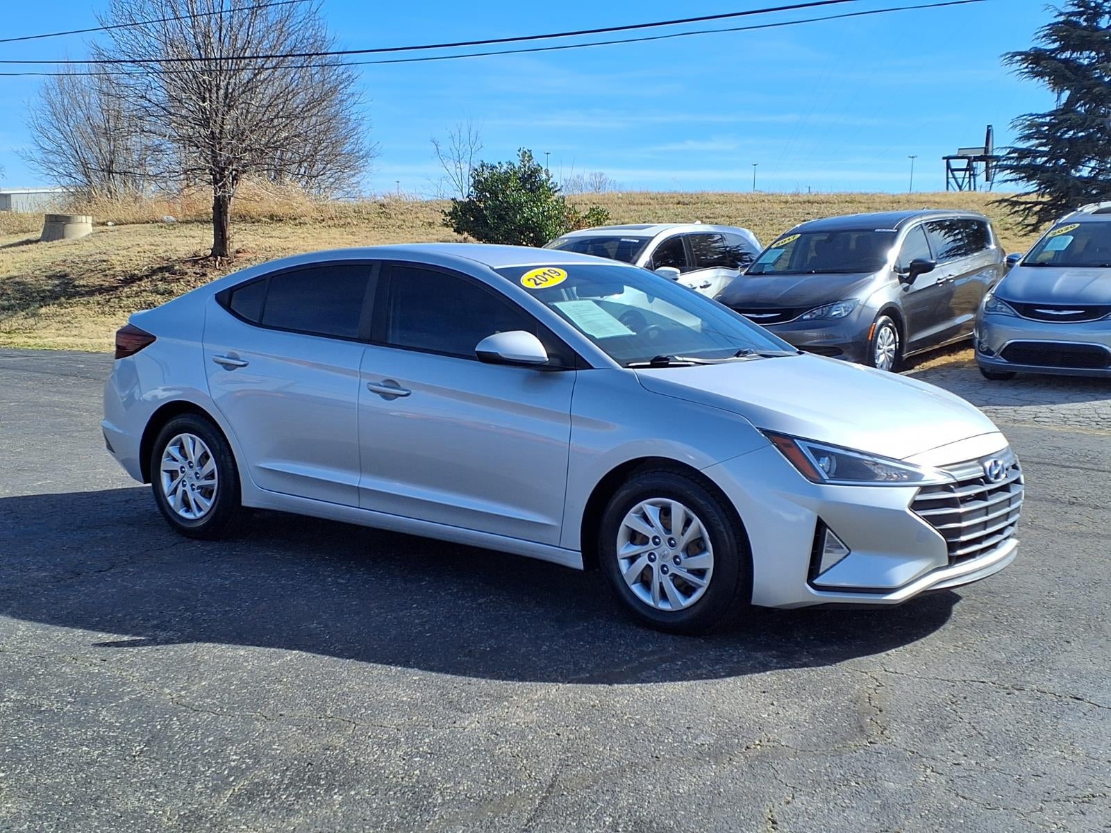 2019 Hyundai ELANTRA SE