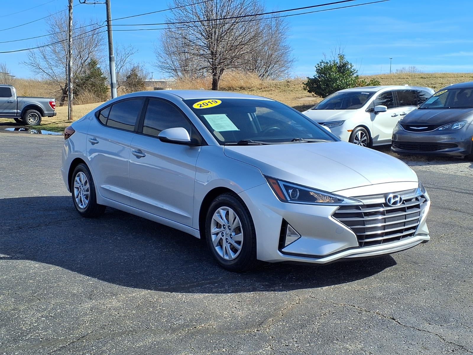 2019 Hyundai ELANTRA SE