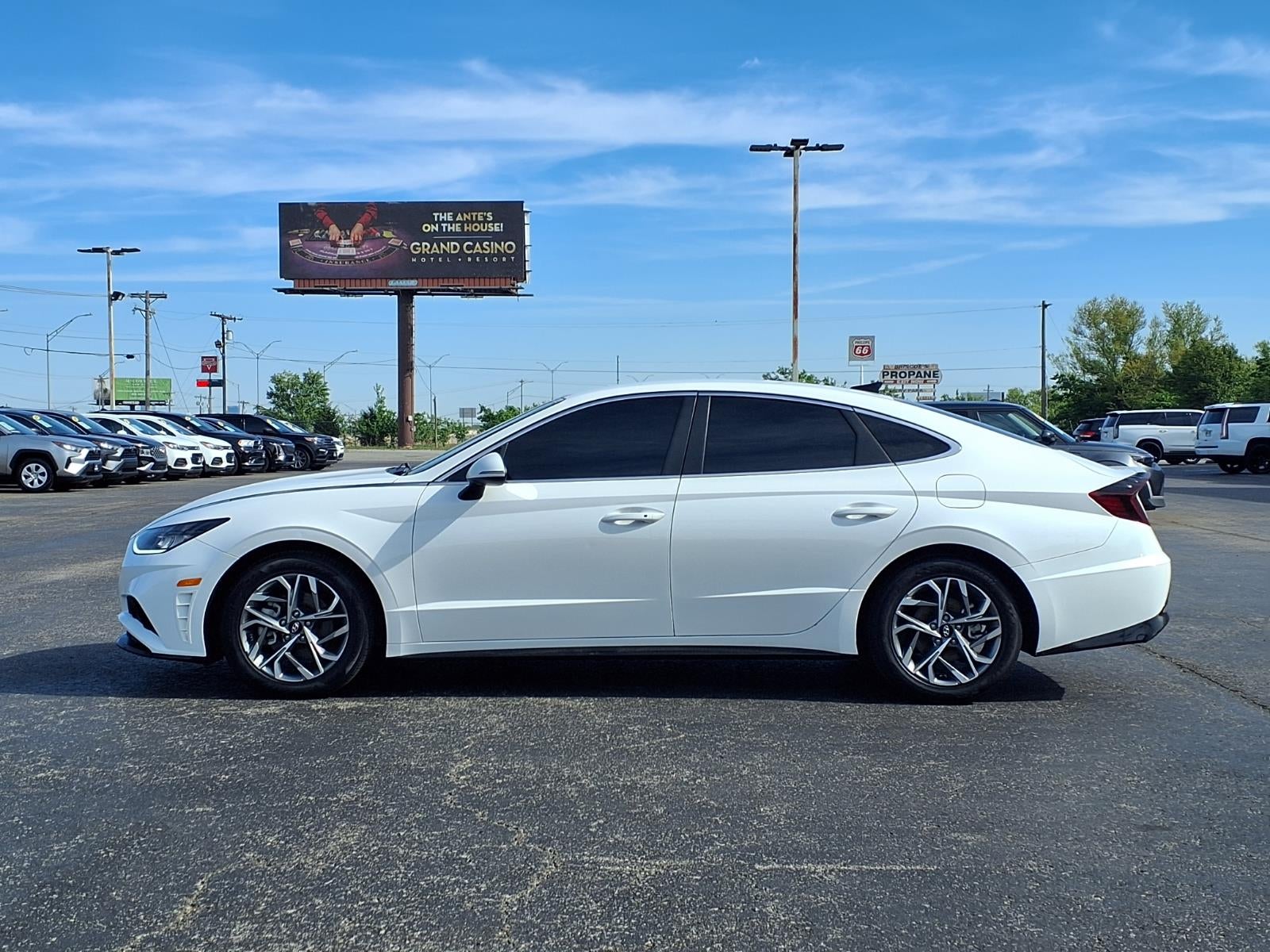 2022 Hyundai SONATA SEL