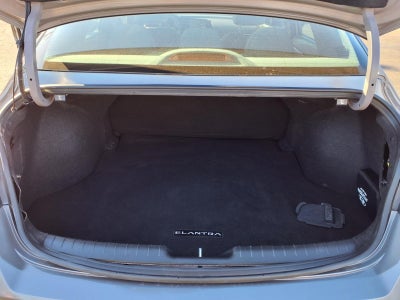 2023 Hyundai ELANTRA SE