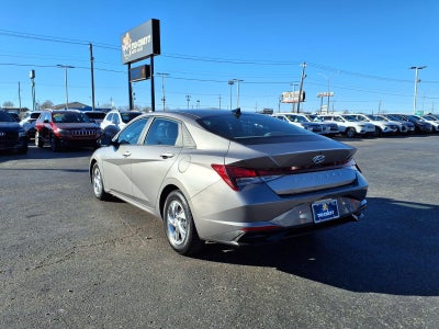 2023 Hyundai ELANTRA SE