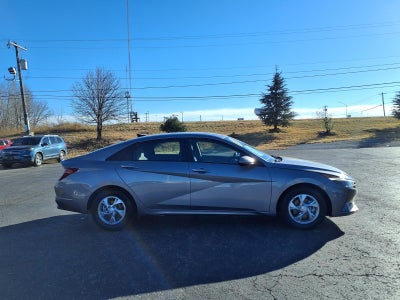 2023 Hyundai ELANTRA SE