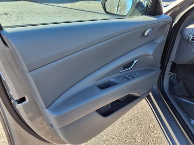 2023 Hyundai ELANTRA SE