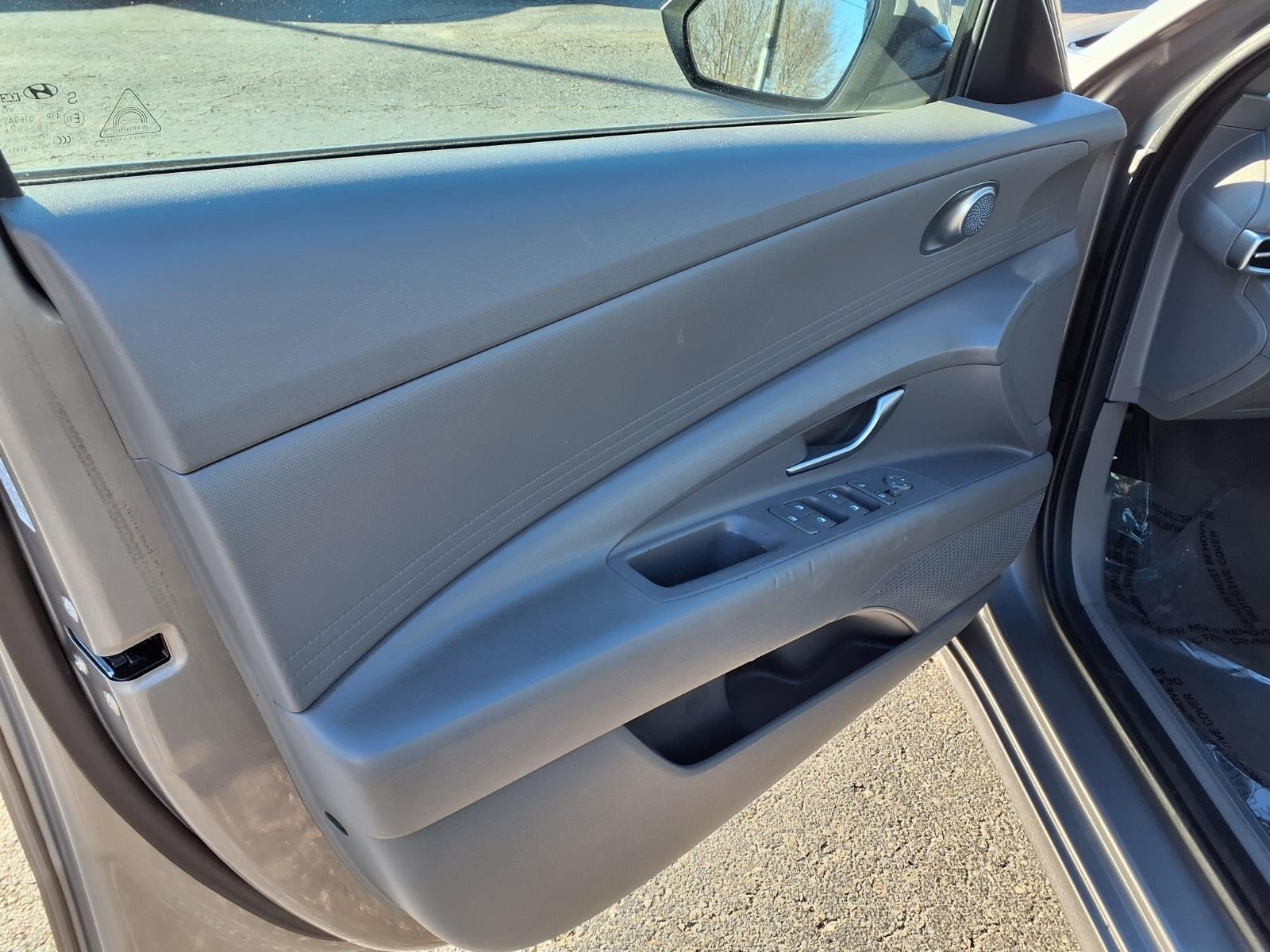 2023 Hyundai ELANTRA SE