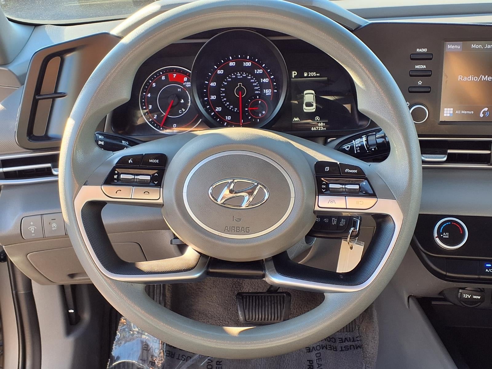 2023 Hyundai ELANTRA SE