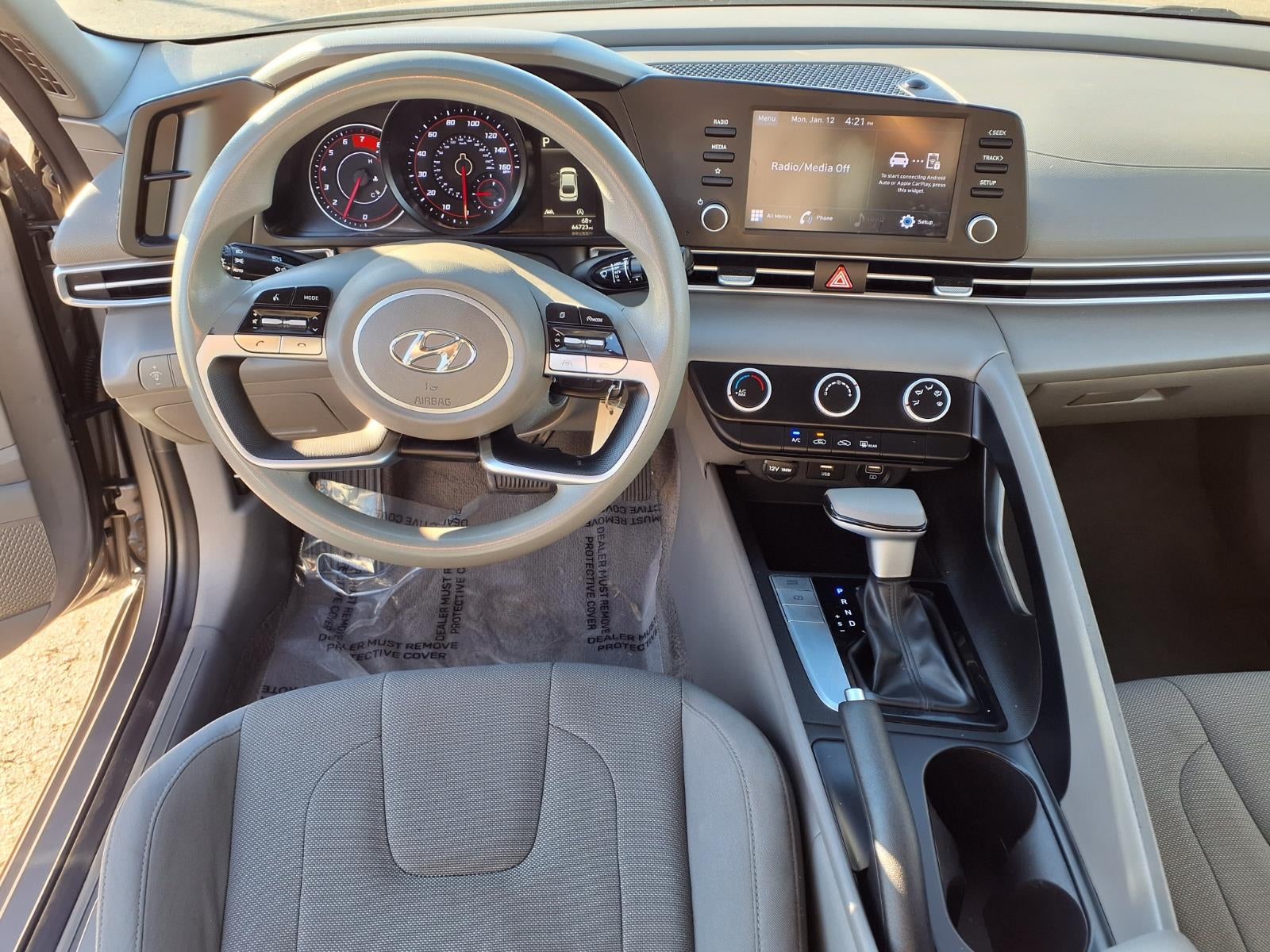 2023 Hyundai ELANTRA SE