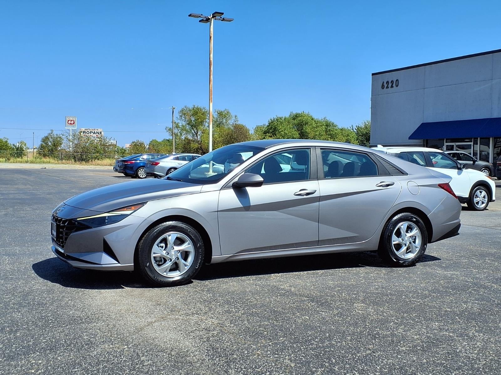 2023 Hyundai ELANTRA SE