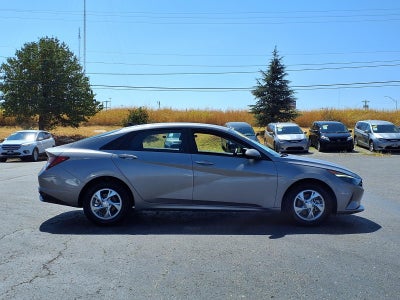 2023 Hyundai ELANTRA SE