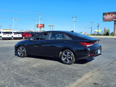 2023 Hyundai ELANTRA SEL