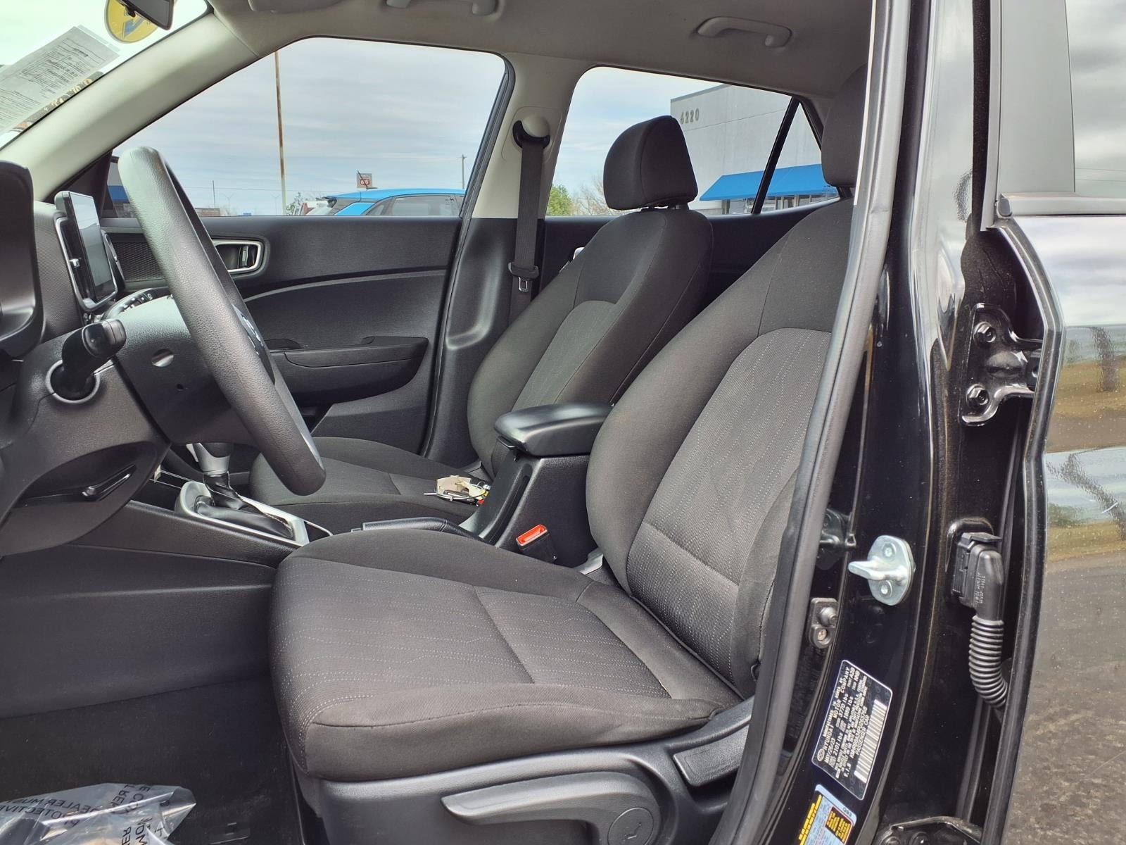 2023 Hyundai VENUE SE