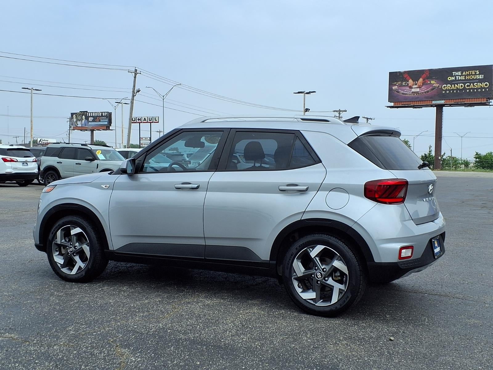 2021 Hyundai VENUE SEL
