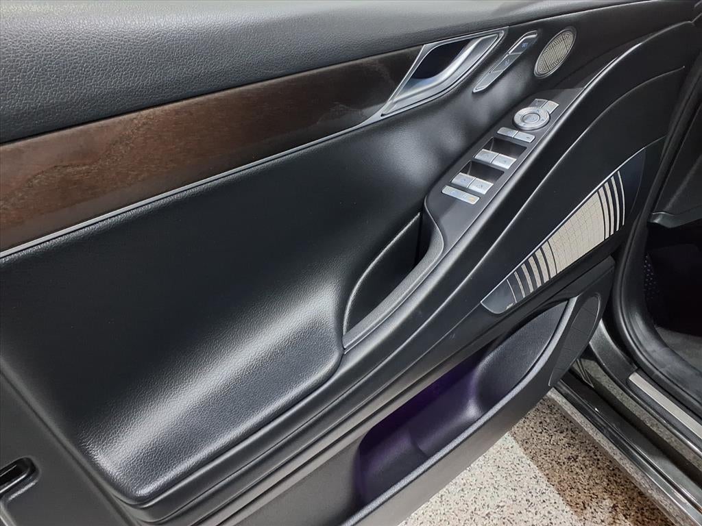 2023 Genesis Electrified G80 Base