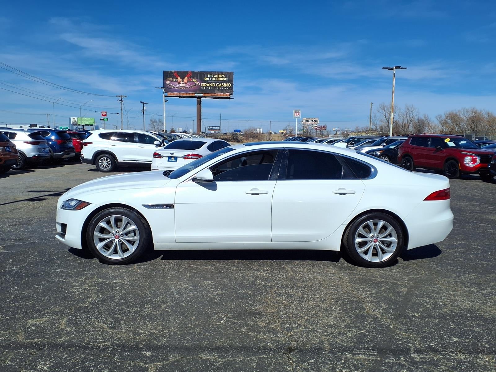 2018 Jaguar XF 25t Premium