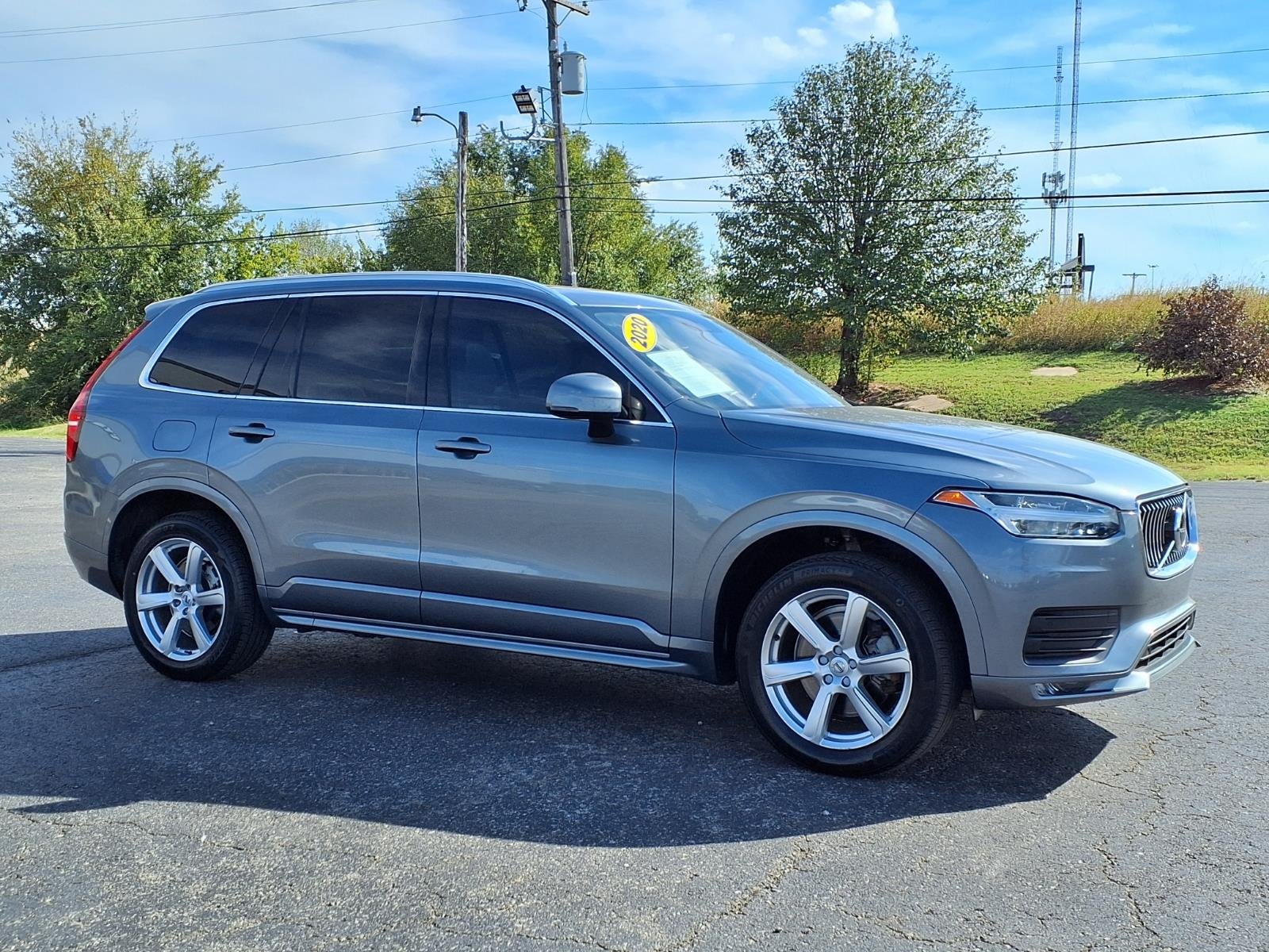 2020 Volvo XC90 T6 Momentum 6-Passenger