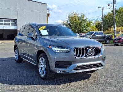 2020 Volvo XC90 T6 Momentum 6-Passenger