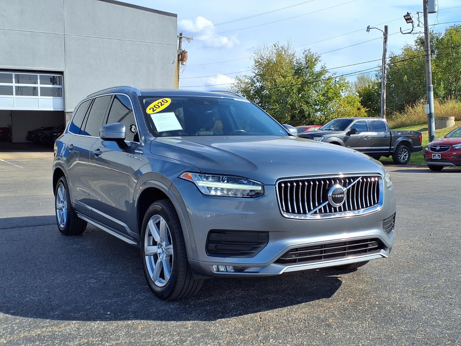 2020 Volvo XC90 T6 Momentum 6-Passenger