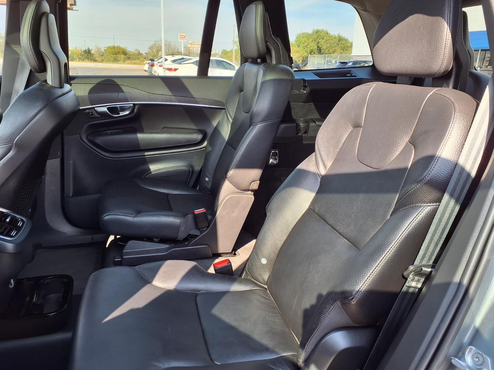 2020 Volvo XC90 T6 Momentum 6-Passenger