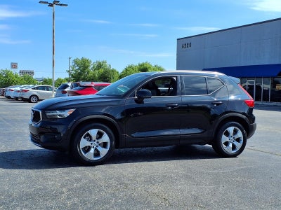 2021 Volvo XC40 T4 Momentum